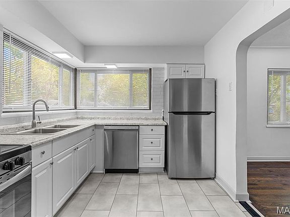 5th image of 2129 N Warson Rd
