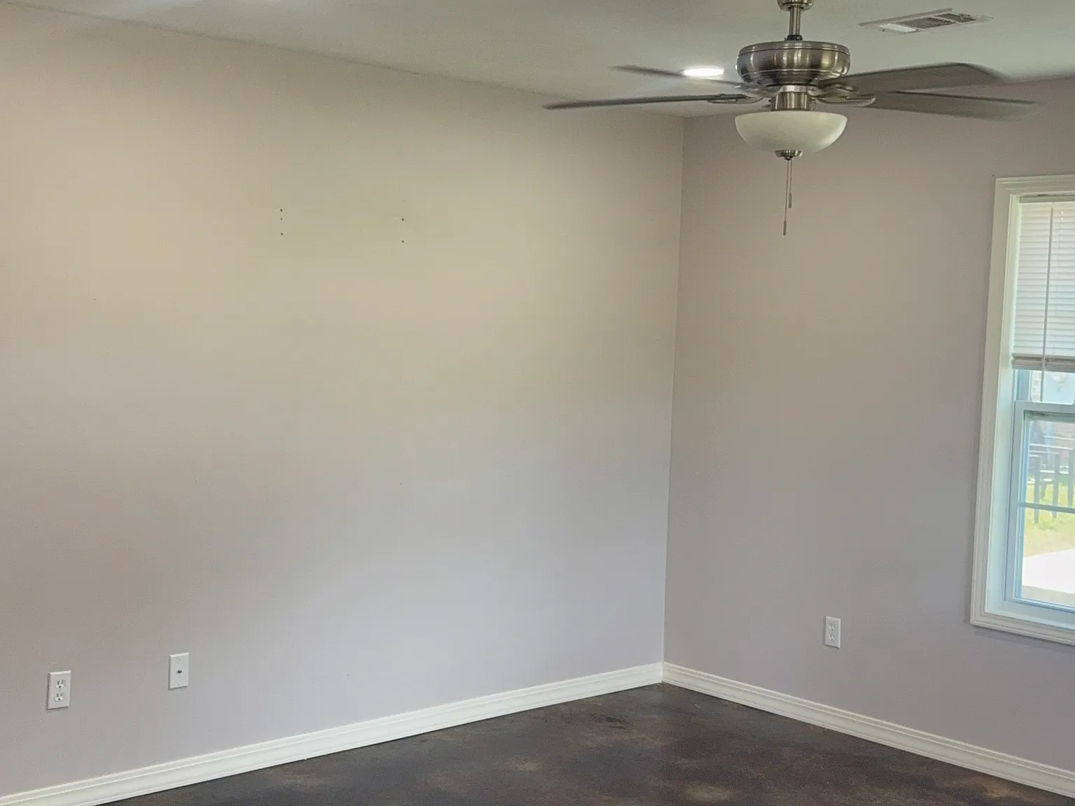 2 bed, 1047 sqft, $950 — Photo 2