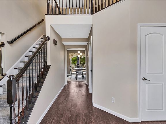 5th image of 107 Janyce Dr