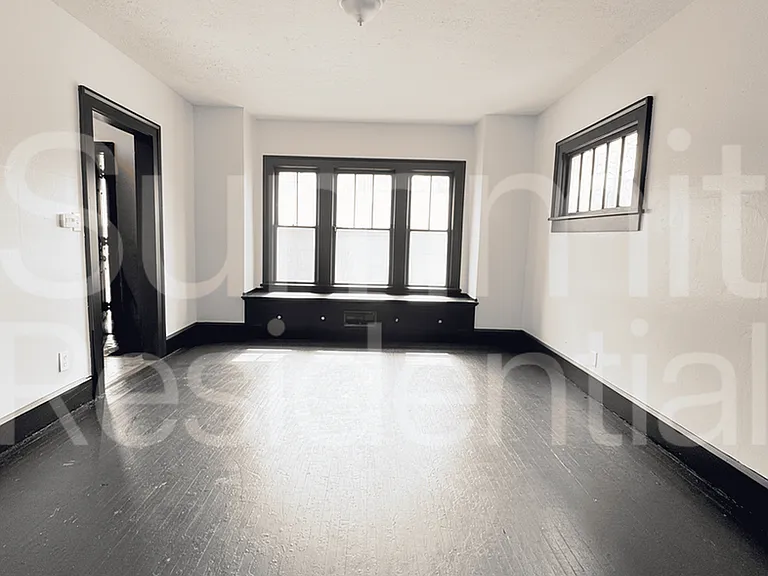 243 W 1st St — Photo 1