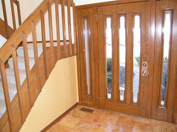 FOYER HOOSE