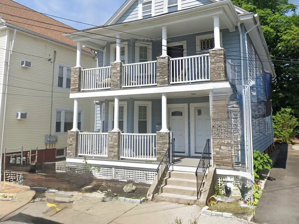 76 Pembroke Ave #A