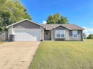 7961 Osage Dr, Ozawkie, KS 66070