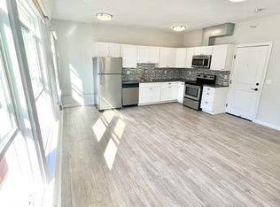 414 S Lake St #207, Los Angeles, CA 90057