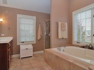 14101 W Rodmell Ct, Libertyville, IL