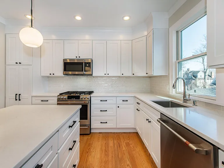 3 Irving Pl #A — Photo 5