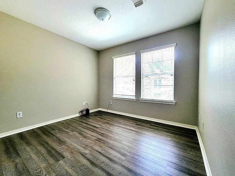 77 Woodlily Pl — Photo 16