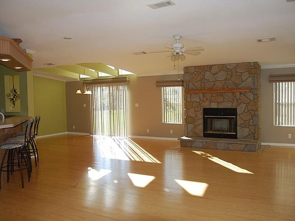 5th image of 3930 Hixon Ave