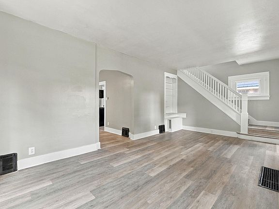 4th image of 808 Greenlawn Ave