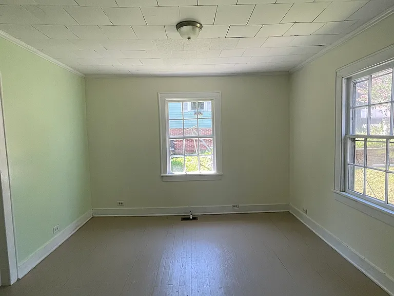 313 Jackson St — Photo 5