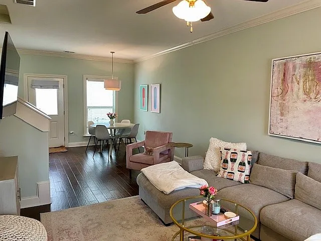 122 Robbins Cir — Photo 2