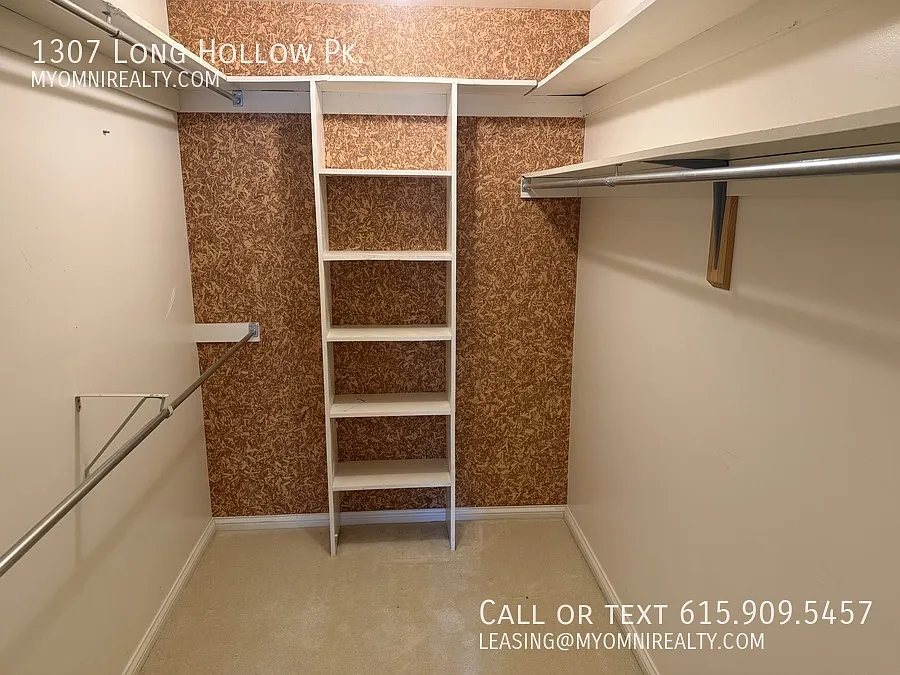 1307 Long Hollow Pk. — Photo 3