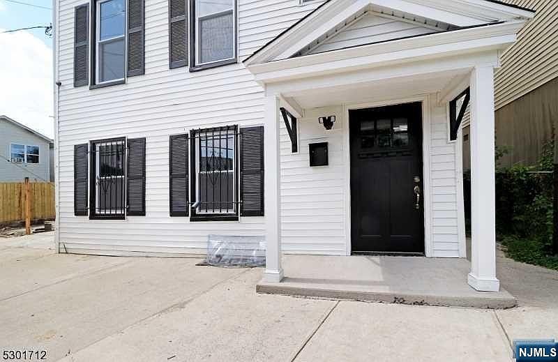 1st image of 212-214 Nye Ave