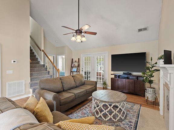 2nd image of 102 Williamsburg Dr