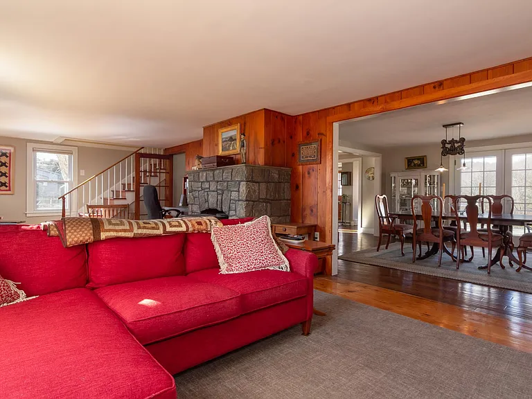 323 Green Hill Rd — Photo 9
