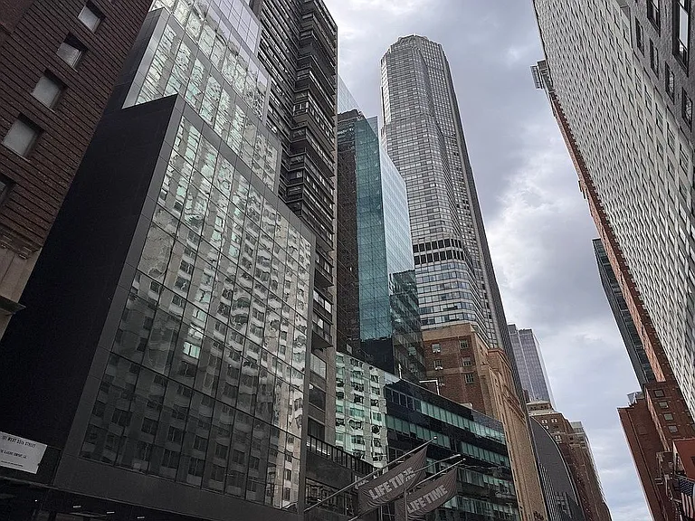 150 W 56th St #4209 — Photo 10