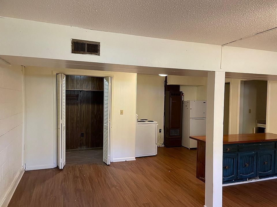Entire kitchen and dining area