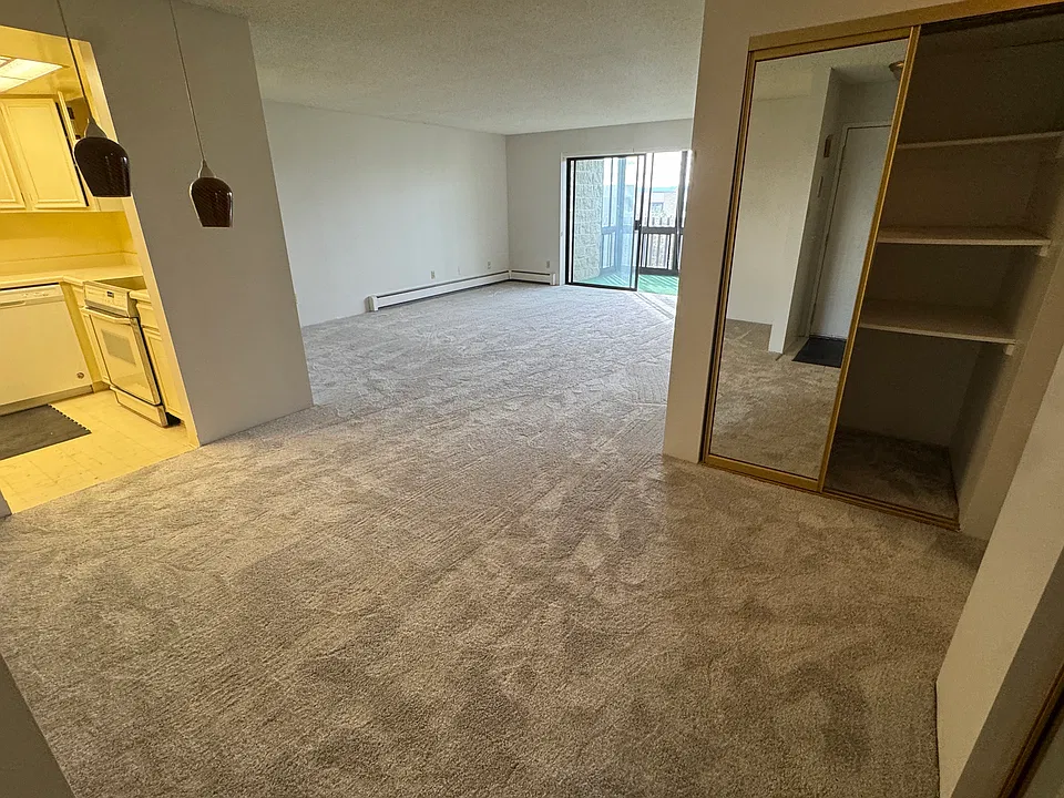 13691 E Marina Dr #610
