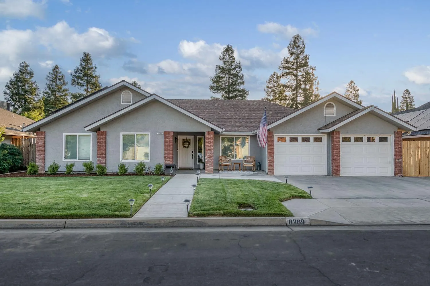8269 N Archie Ave photo 1