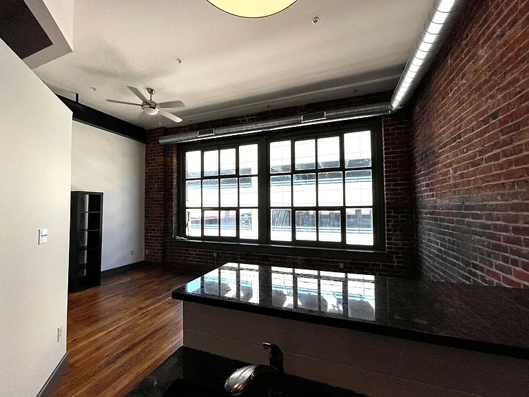 1322 W Broad St — Photo 24