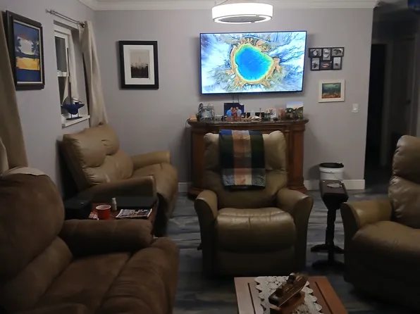 109 Quaker Dr, Bethlehem, PA 18020