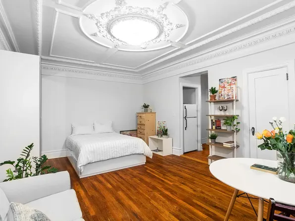 804 180, Manhattan, NY 10033