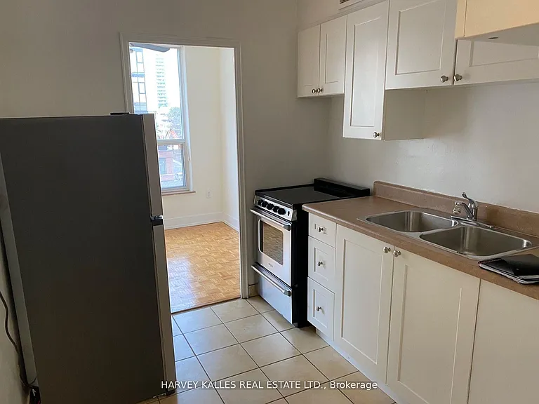 133 Erskine Ave #301 — Photo 7