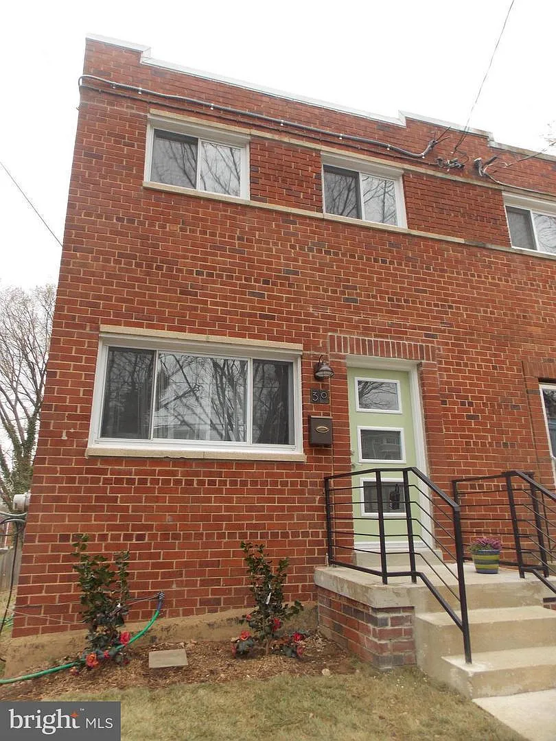 30 Van Buren St NW photo 1
