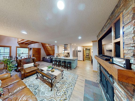 2nd image of 221 Midiron Dr