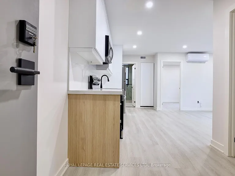 20 Duke St #305 — Photo 31