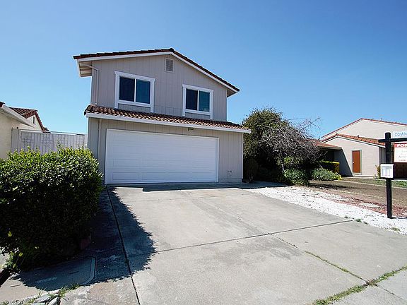 2nd image of 30843 Periwinkle Dr