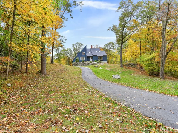 22 Ledgewood Road, Redding, CT 06896