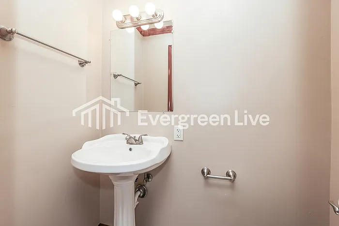 1101 Rossiter Dr — Photo 14
