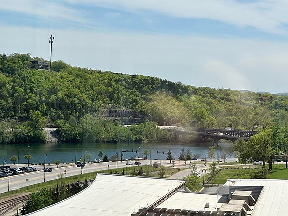 2nd image of 200 S Sycamore Street #1001