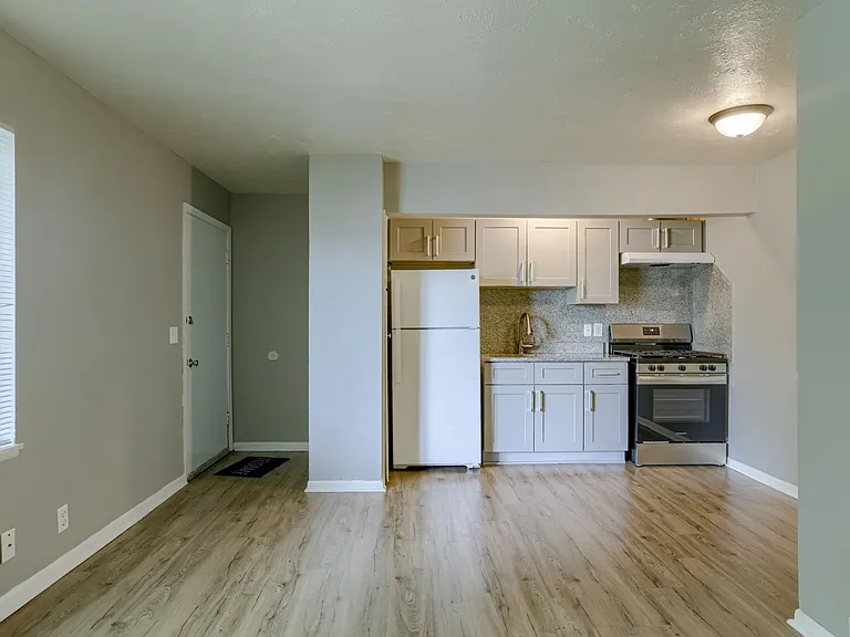 4505 Lafayette Ave — Photo 3