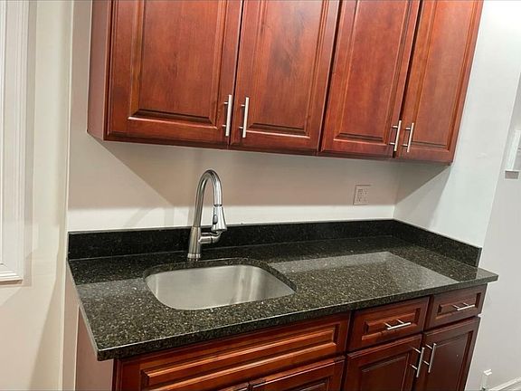 2nd image of 508 Van Cortlandt Park Ave APT 2D