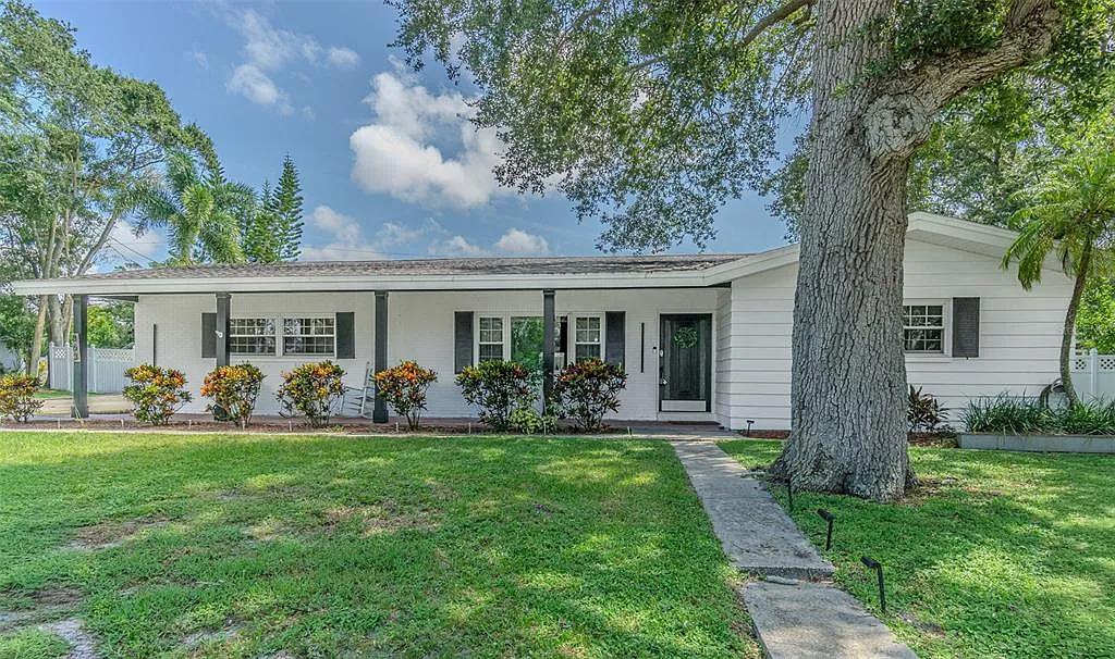 3 bed, 2.0 bath, 1725 sqft, $4,000 — Photo 3