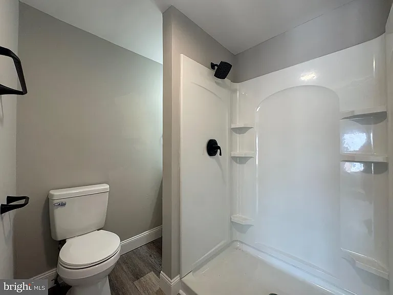 242 N Broadway #C — Photo 6
