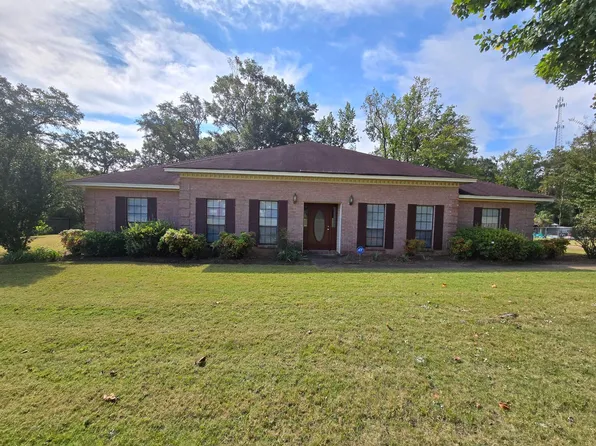 2010 Edgewood Rd, Millbrook, AL 36054