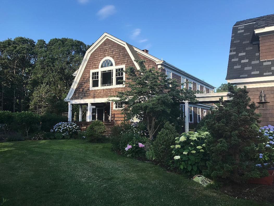 170 Lloyd Rd, Saunderstown, RI 02874 Zillow