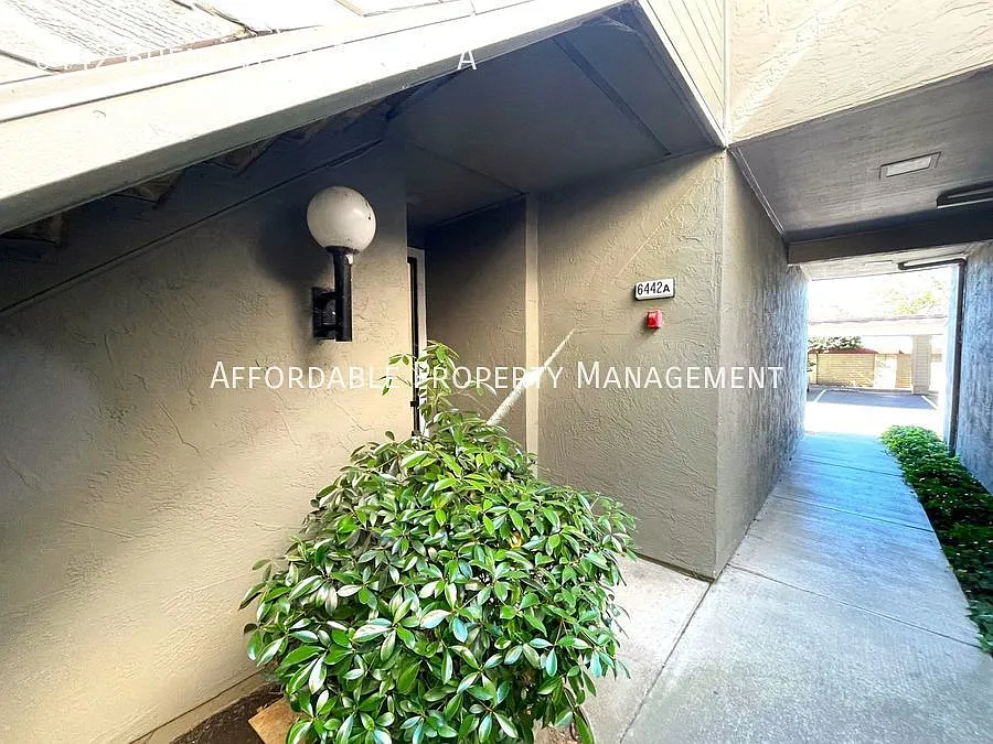 Building Photo - 6442 Buena Vista Dr #A