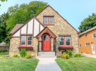 2131 S 81st St, West Allis, WI 53219