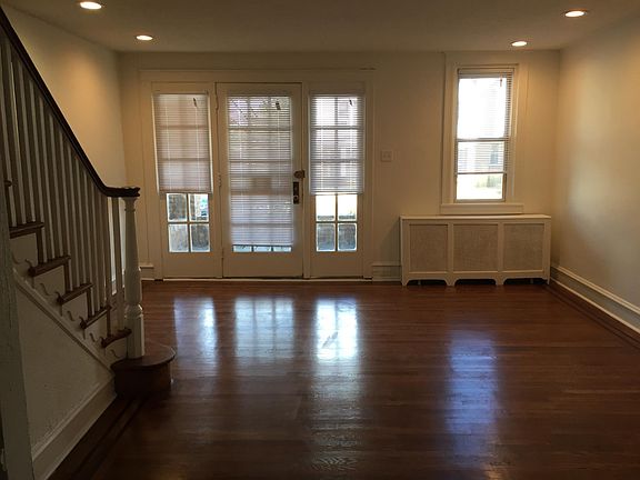 5th image of 5851 Woodcrest Ave #A