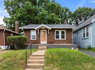 8225 Braddock Dr, Saint Louis, MO 63132