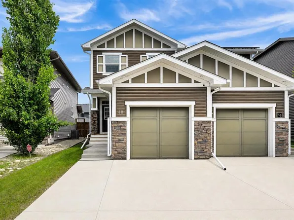 40 SW Legacy Glen St SE, Calgary, AB T2X 3E2