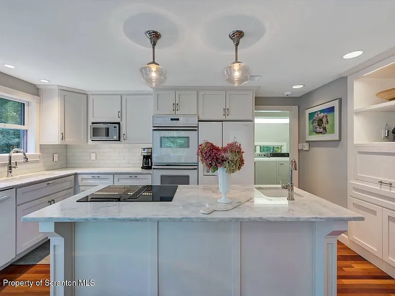 3360 Forest Rd — Photo 16