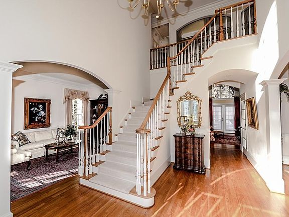 4th image of 2759 Long Grove Dr