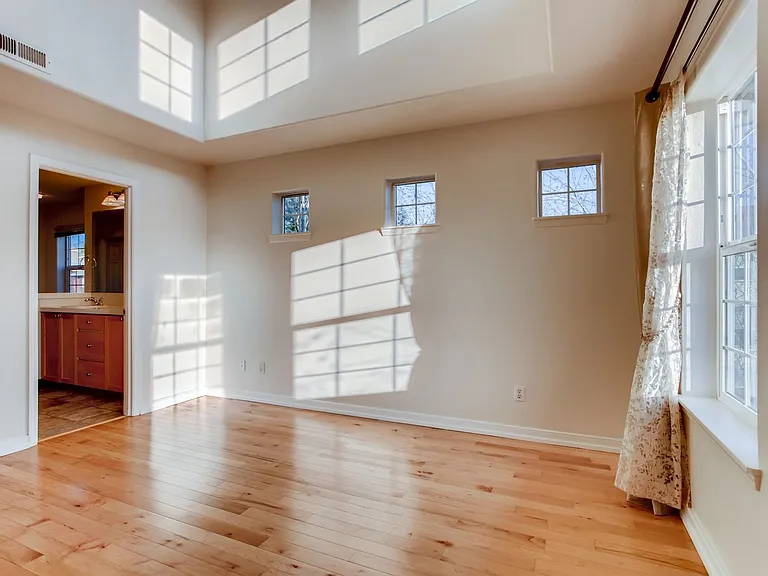 889 NE Caden Ave — Photo 16