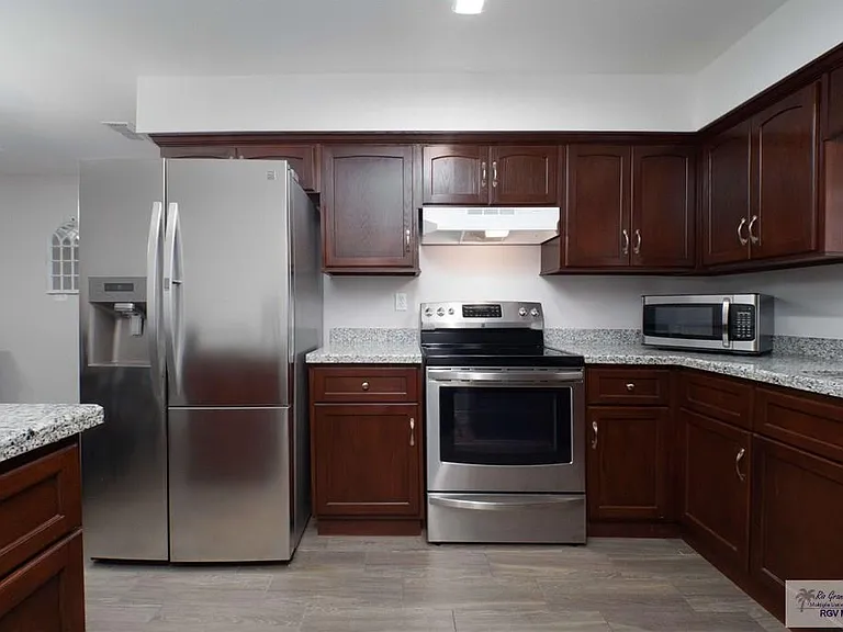 170 Pearl Dr — Photo 3