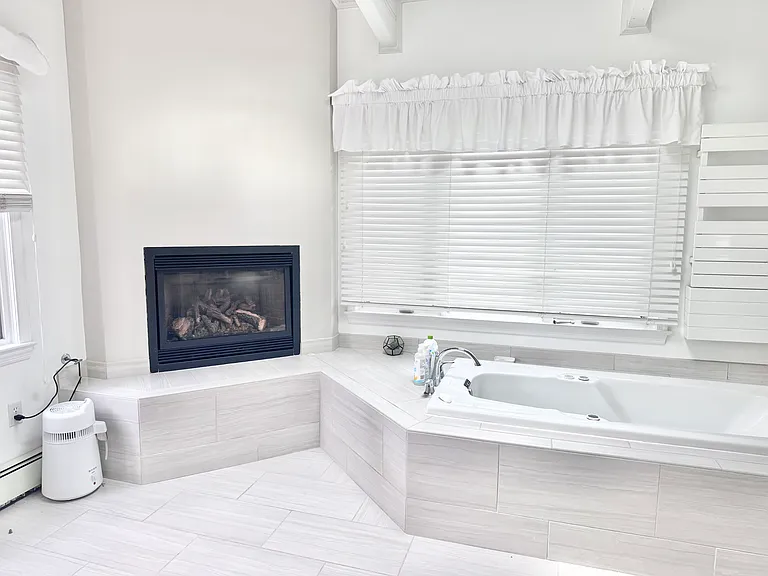 1430 Carrington Ln — Photo 32
